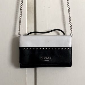 Guess cross body black and white